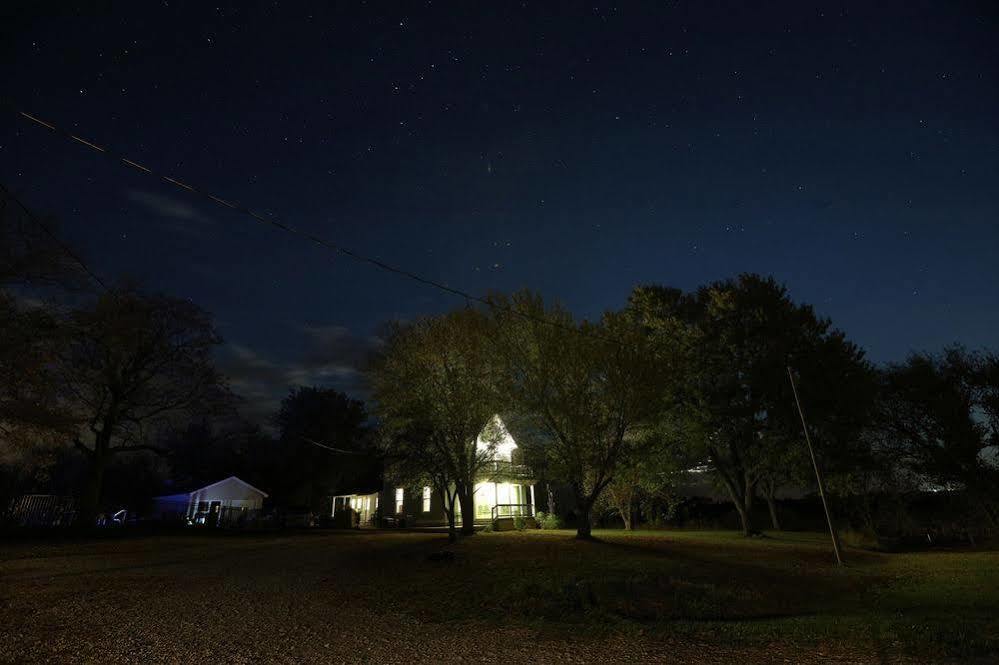Netherfield Natural Farm Fontana Bagian luar foto
