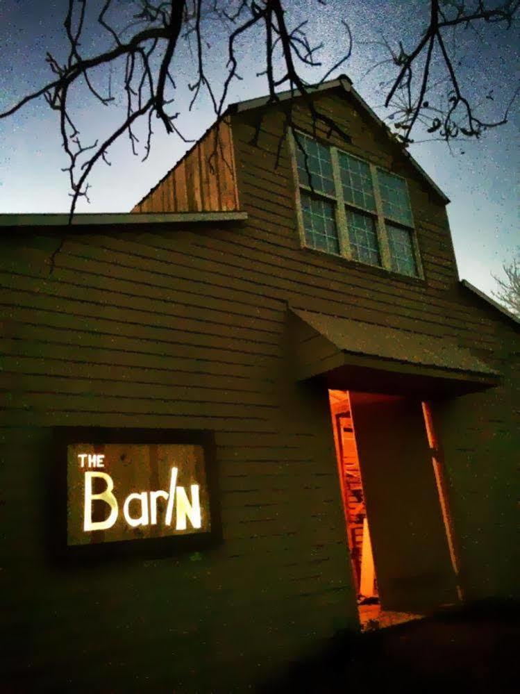 Netherfield Natural Farm Fontana Bagian luar foto
