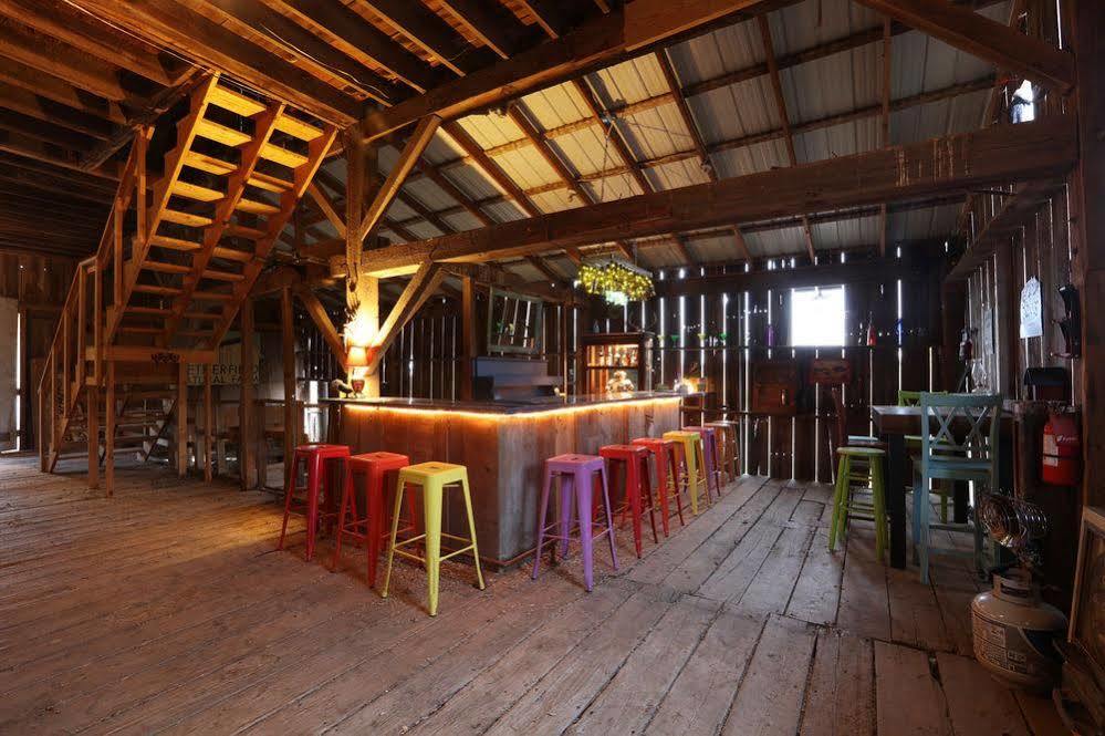 Netherfield Natural Farm Fontana Bagian luar foto